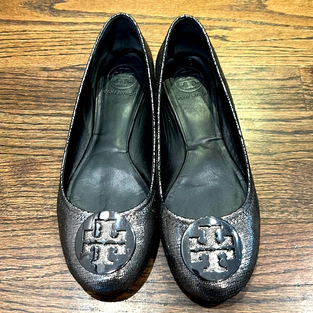 Like NEW silver Tory Burch flats!